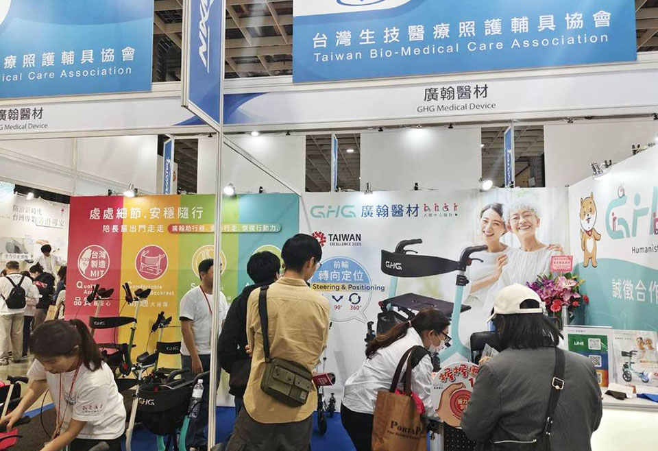 廣翰醫材「安行系列助行車」 長輩出行好幫手